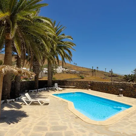 Avanti Share Pool! Villa Haría